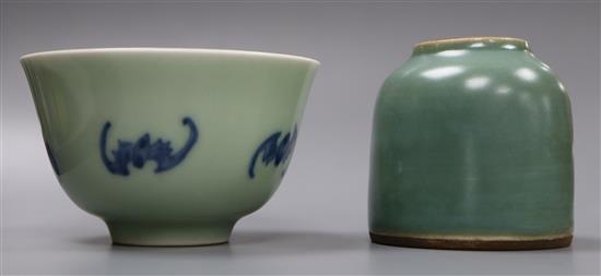 A Chinese blue and white tea bowl and a Chinese green glazed ink pot tallest 6cm